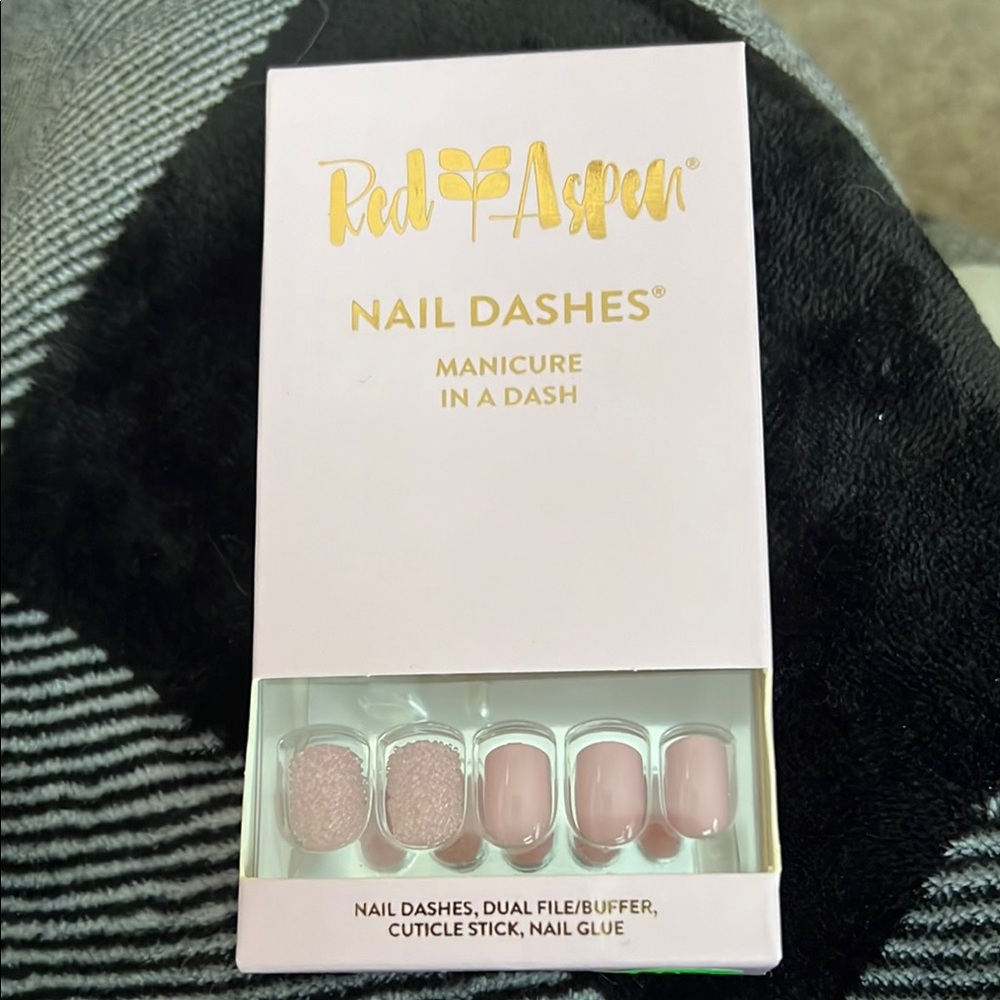 Red Aspen Pink Nail Dashes